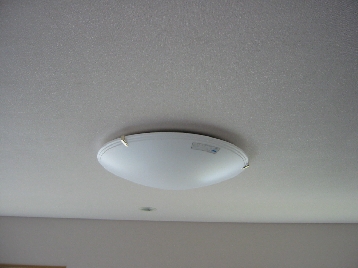 �P�K�̃��r���O�̏Ɩ�